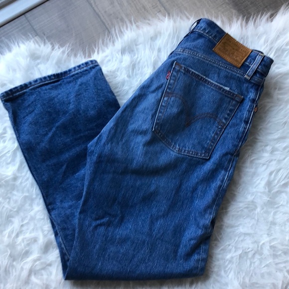 LEVI’S RIBCAGE STRAIGHT MEDIUM WASH - Picture 1 of 4
